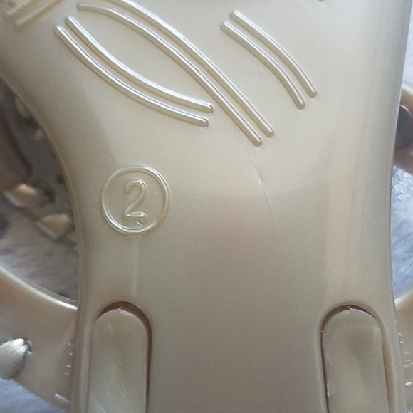 *SOLD* Jack Rogers Georgica Jelly Sandals Gold New - Picture 3 of 4